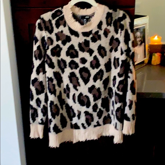 Aqua Cashmere Cheetah Sweater M NWOT - Picture 3 of 7